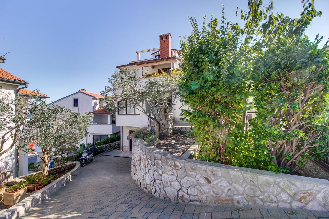 Apartments With A Parking Space מאלי לוסיניי מראה חיצוני תמונה