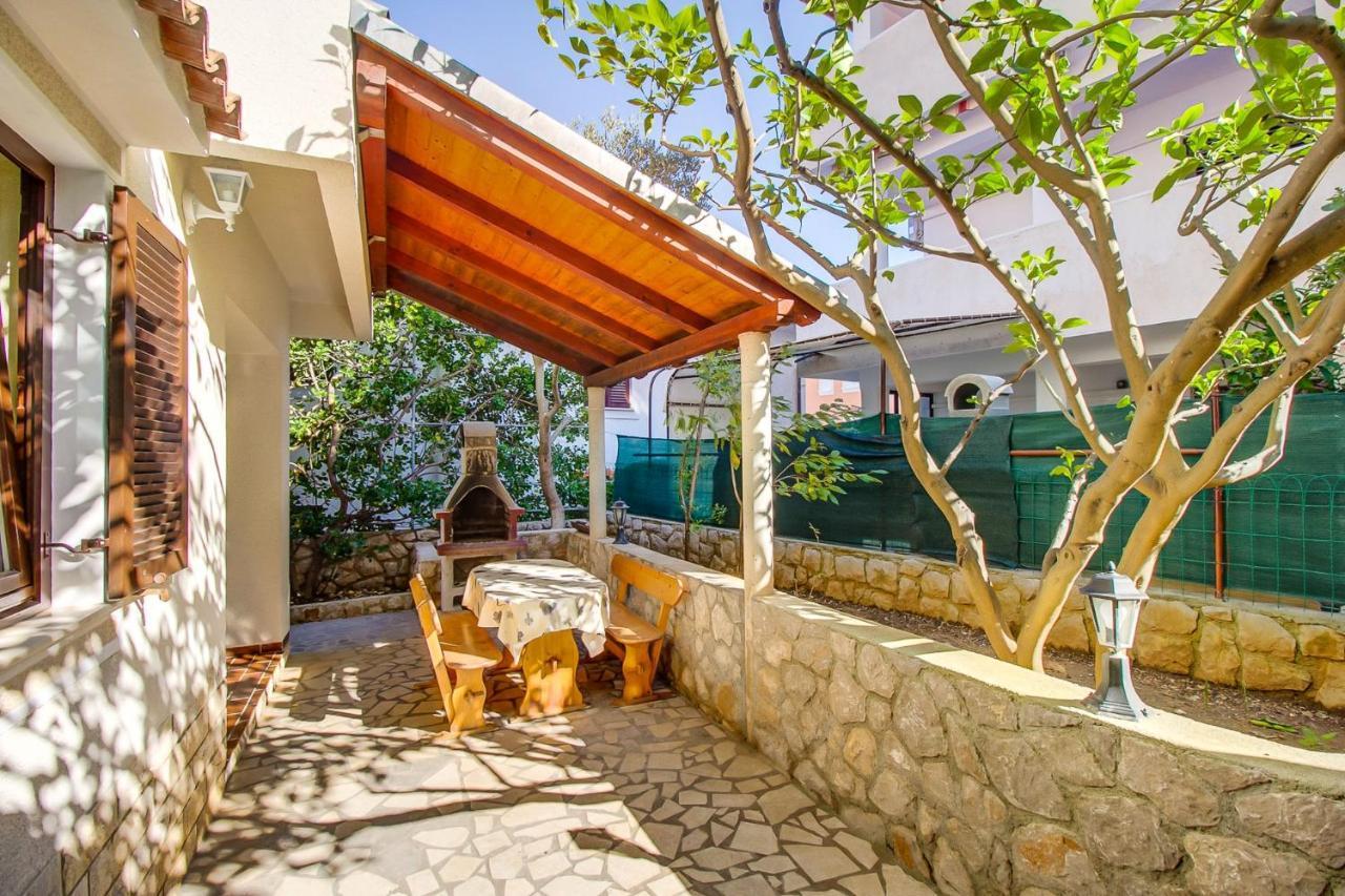 Apartments With A Parking Space מאלי לוסיניי מראה חיצוני תמונה